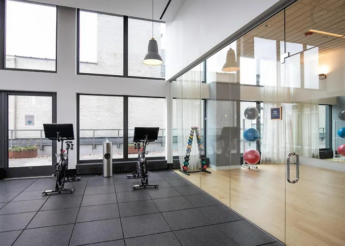 W Loop W Gym Pool Coworking Nr Uic Chi-396